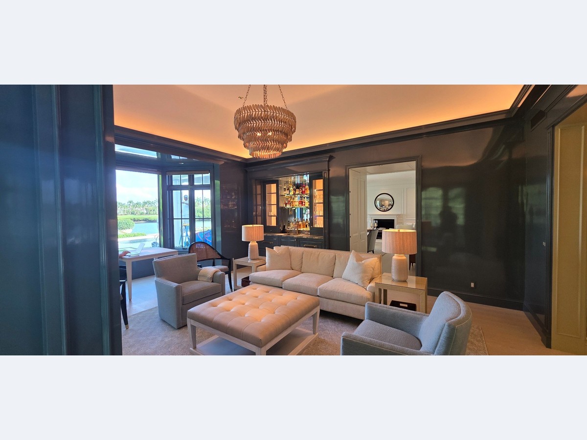 Interior before and after after photo