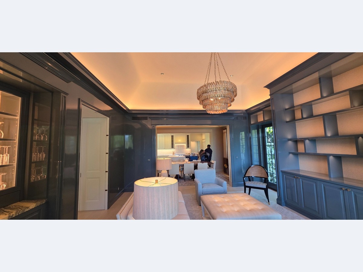 Interior before and after after photo