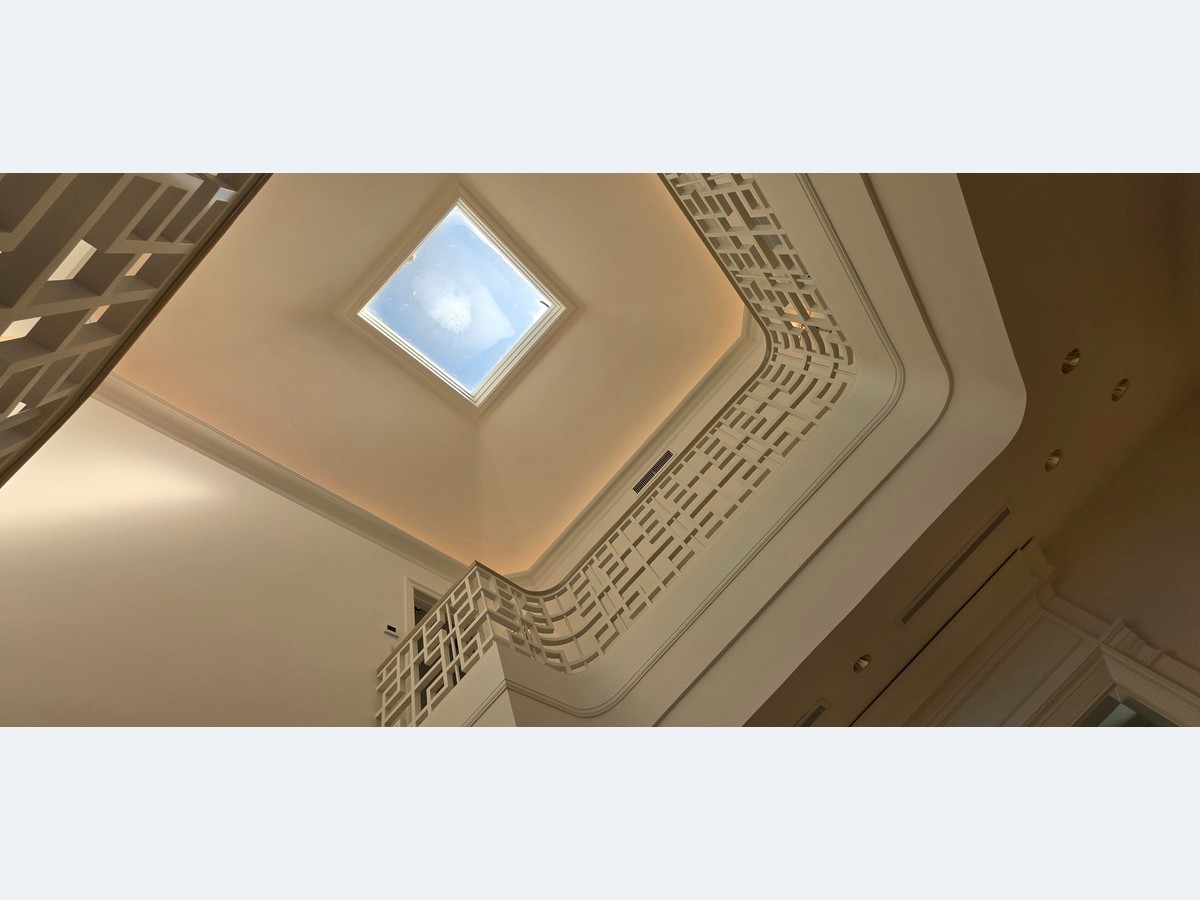 Interior before and after after photo