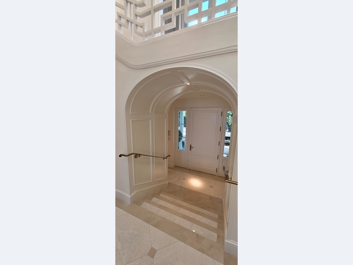 Interior before and after after photo